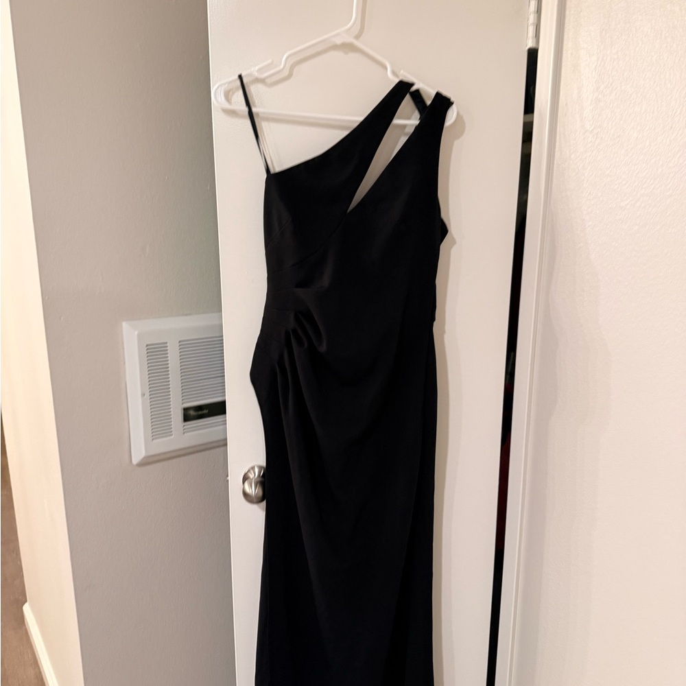Aqua Elegant Black One-Shoulder Dress